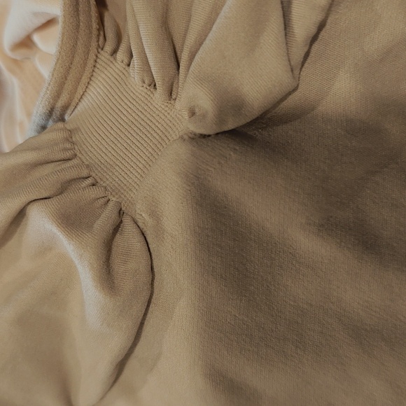 SKIMS Seamless Sculpt Bodysuit - Picture 8 of 8